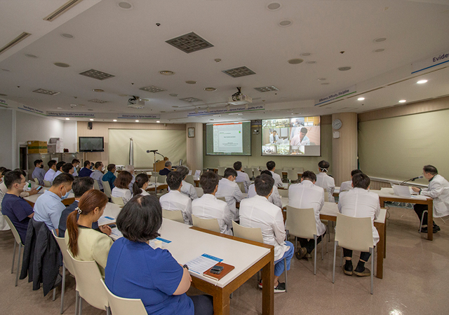 금요 학술 컨퍼런스